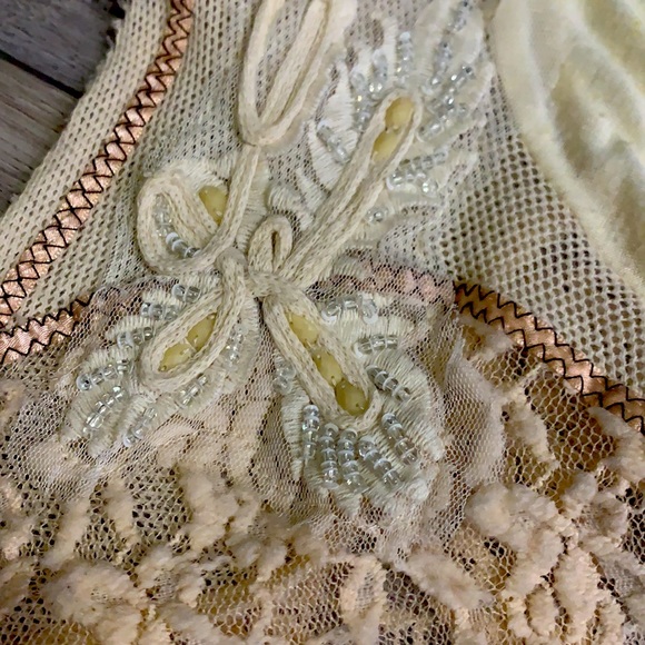 BKE Lace Tunic - Picture 4 of 4